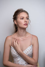 Load image into Gallery viewer, Unique five diamonds necklace