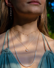 Load image into Gallery viewer, Fresh Water Pearls Gold Chain Necklace