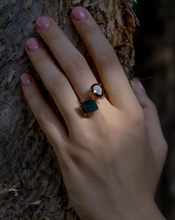 Load image into Gallery viewer, Green Agate Gemstone Octagon Cut Gold Ring
