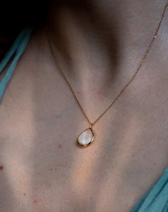 Labradorite Gemstone Pear Shape Gold Neckalce